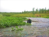 Бредем через р. Бол. Ниедзью